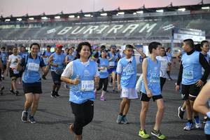 BIB: 30464
                            <button type="button" onclick="openModal(10463532)" class="btn btn-primary btn-sm float-right btn-popup" data-toggle="modal" data-target=".modal-high-quality">
                        <i class="fas fa-shopping-cart"></i> Add to Cart
                    </button>
                                            <button type="button" onclick="isThisMe(10463532, true)" class="btn btn-success btn-sm float-right btn-popup btn-isme hidden" data-toggle="tooltip" data-placement="bottom" title="นี่คือรูปของคุณใช่ไหม คลิกที่นี่เพื่อเอาเข้าอัลบั้ม">
                        <i class="fas fa-plus"></i> Add to album
                    </button>
                    <button type="button" onclick="isThisMe(10463532, false)" class="btn btn-warning btn-sm float-right btn-popup btn-isnotme hidden">
                        <i class="fas fa-ban"></i> Remove from album
                    </button>